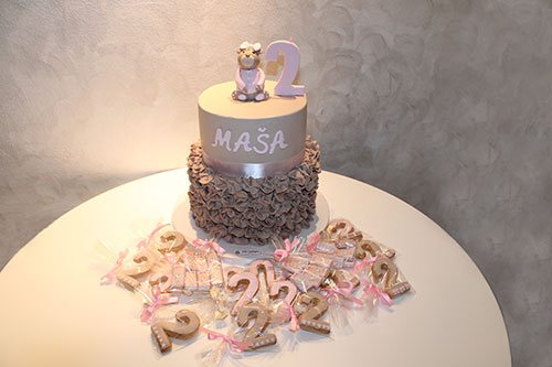 elegantna torta za devojcice